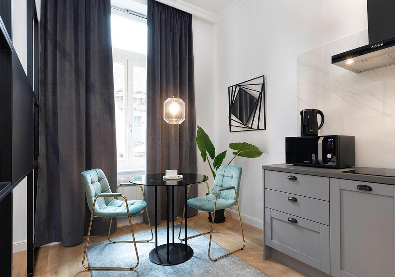 Pierrot & Pierrette Apartment ซาเกร็บ ภายนอก รูปภาพ