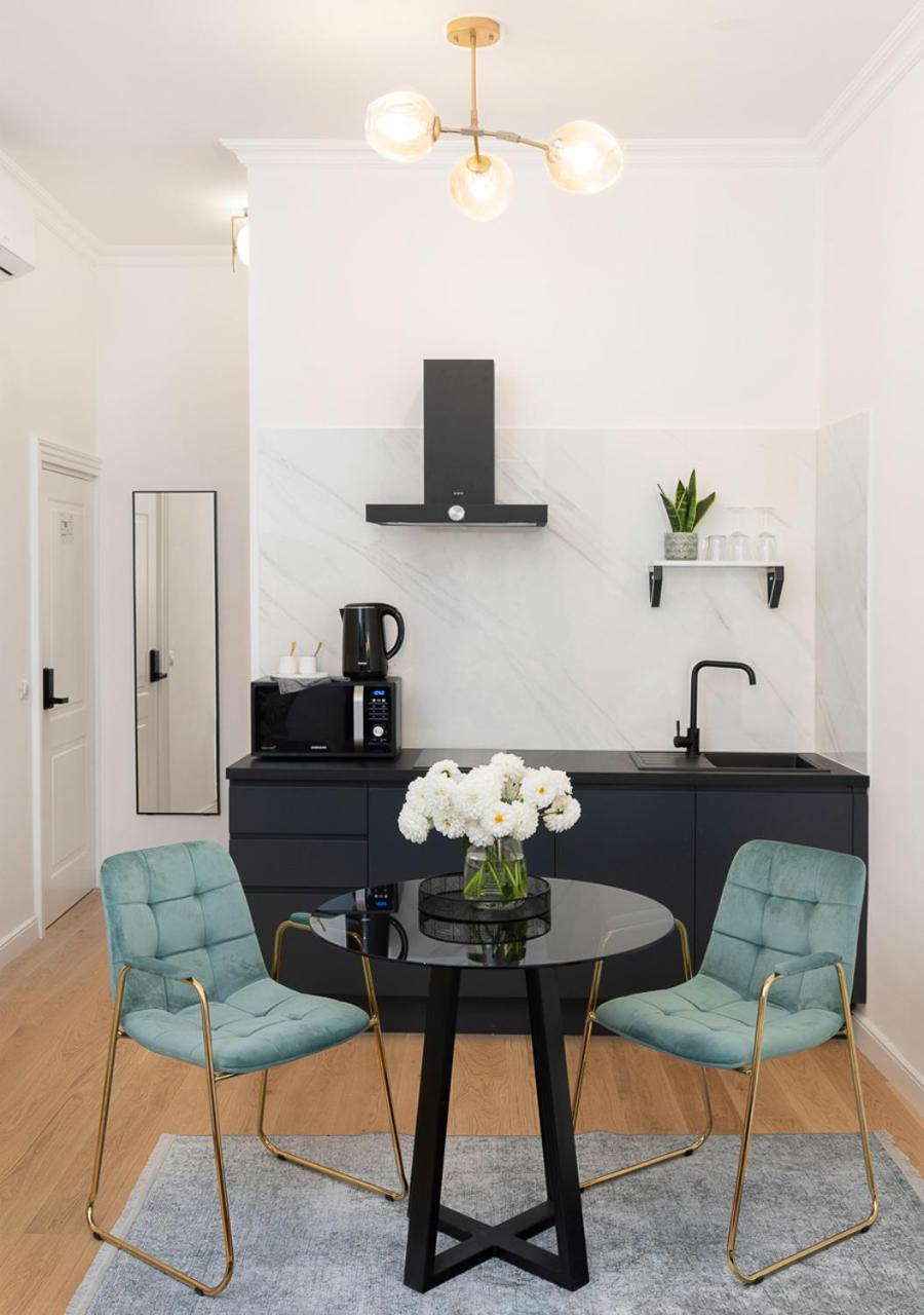 Pierrot & Pierrette Apartment ซาเกร็บ ภายนอก รูปภาพ