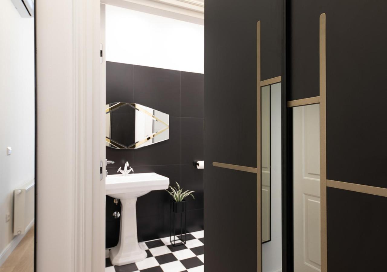 Pierrot & Pierrette Apartment ซาเกร็บ ภายนอก รูปภาพ