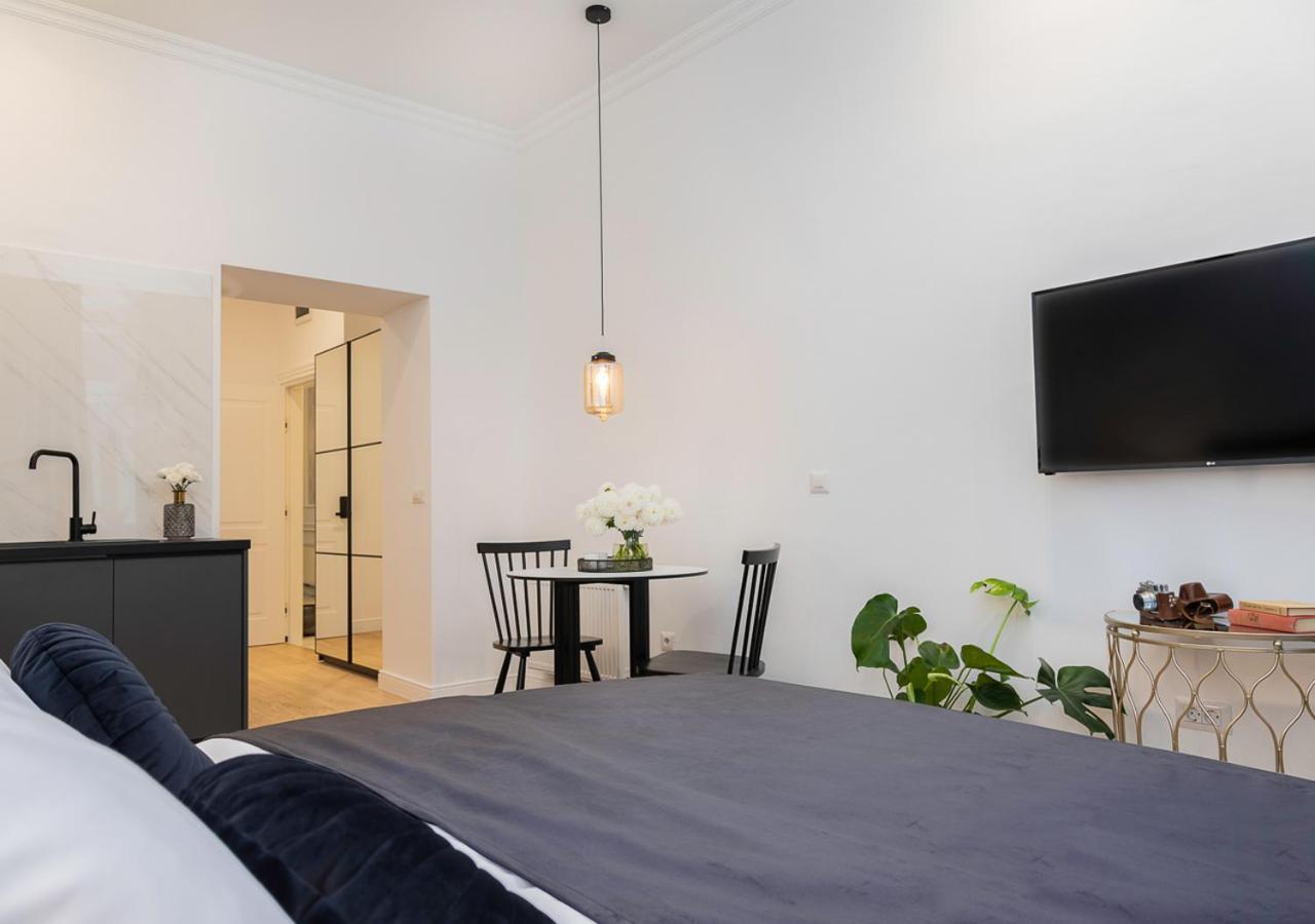 Pierrot & Pierrette Apartment ซาเกร็บ ภายนอก รูปภาพ