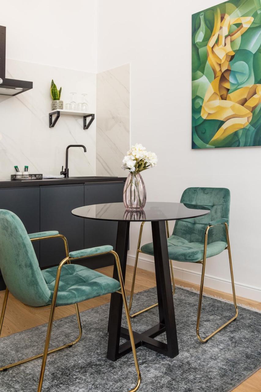 Pierrot & Pierrette Apartment ซาเกร็บ ภายนอก รูปภาพ